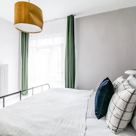 Apartment Chic Central Flat W Balcony Near Metro In Sisli