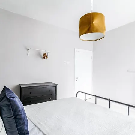 Chic Central Flat W Balcony Near Metro In Sisli 伊斯坦布尔